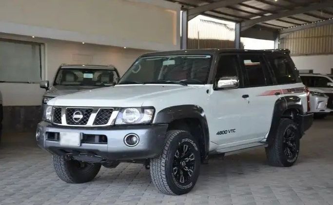 مستعملة Nissan Patrol عملية فيس ليفت V (Y61), 4.8 l, 2023 في في المملكة العربية السعودية, جدة من Al Hudhaili Cars معرض الهذيلي للسيارات، اللون أبيض. مواصفات الخليج | AUTO.AE | إعلان #277479