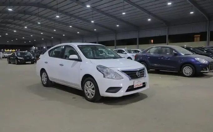 مستعملة Nissan Sunny فيس ليفت N17, 1.5 l, 2021 في في المملكة العربية السعودية, جدة من Al Faris معرض الفارس المتجدد للسيارات، اللون أبيض.  | AUTO.AE | إعلان #278581
