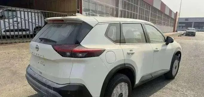 جديدة Nissan X-Trail رابعاً، 2.5 لتر، 2026 في المملكة العربية السعودية، جدة من TM شركة التموين الحديث، اللون أبيض.  | AUTO.AE | إعلان #296042 — صورة 2 من 7