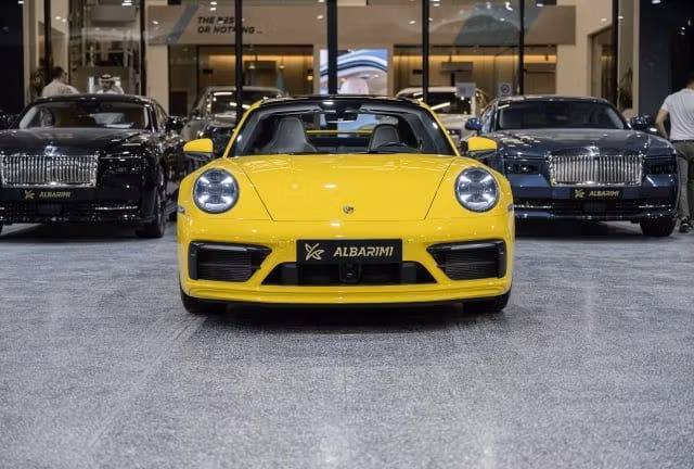 Новый Porsche 911 Carrera S VIII (992.1), 3.0 л, 2021 в Саудовская Аравия, Джидда от Al Barimi Cars شركة البريمي للسيارات Желтый цвет. GCC | AUTO.AE | Объявление #252452