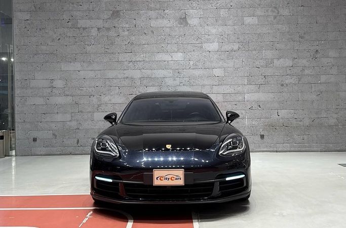 مستعملة Porsche Panamera 4 ثانياً, 3.0 l, 2020 في في المملكة العربية السعودية, جدة من CIty Cars، اللون أسود.  | AUTO.AE