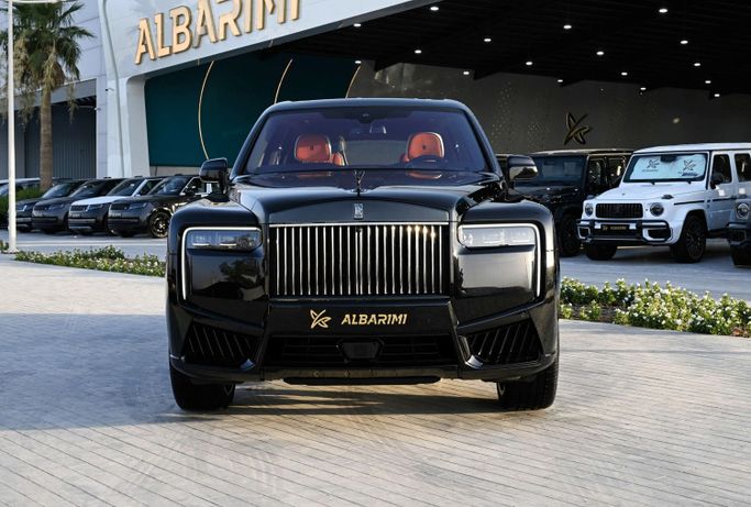 جديدة Rolls-Royce Cullinan Black Badge أنا فيس ليفت, 6.7 l, 2025 في في المملكة العربية السعودية, جدة من Al Barimi Cars شركة البريمي للسيارات، اللون أسود. مواصفات الخليج | AUTO.AE | إعلان #252472