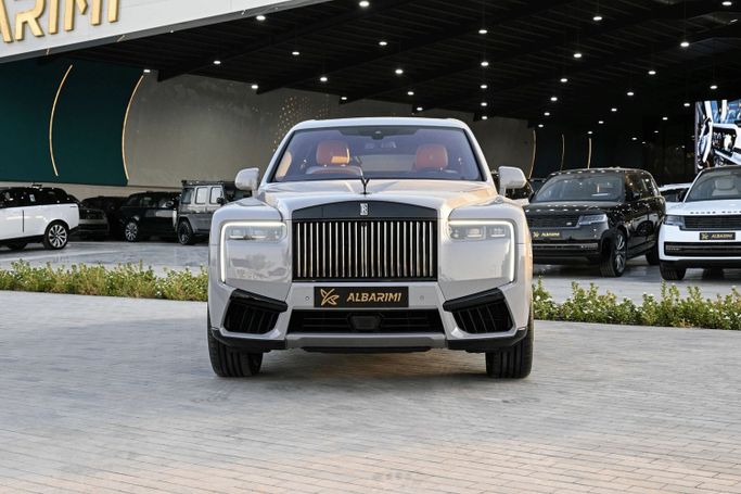 جديدة Rolls-Royce Cullinan أنا فيس ليفت, 6.7 l, 2025 في في المملكة العربية السعودية, جدة من Al Barimi Cars شركة البريمي للسيارات، اللون أبيض. مواصفات الخليج | AUTO.AE | إعلان #252475