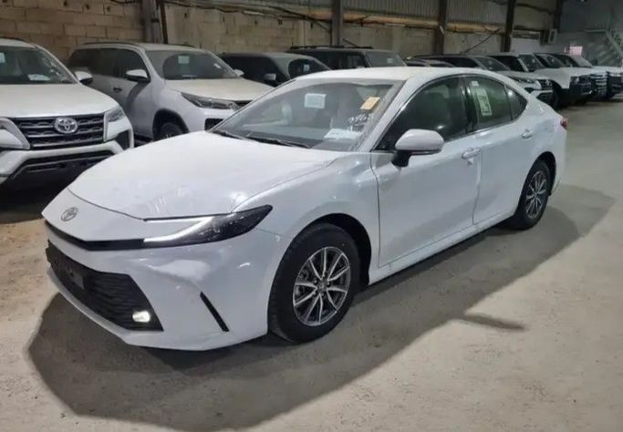 Новый Toyota Camry IX (XV80), 2.5 л, 2026 в Саудовская Аравия, Джидда от Aloudh Motors Белый цвет. GCC | AUTO.AE | Объявление #274118