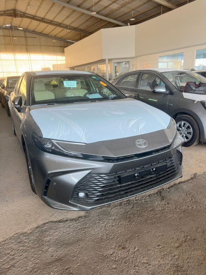 جديدة Toyota Camry التاسع (XV80), 2.5 l, 2026 في في المملكة العربية السعودية, جدة من Auto Motors Int. أوتو موتورز العالمية، اللون رمادي. أخرى | AUTO.AE | إعلان #275576