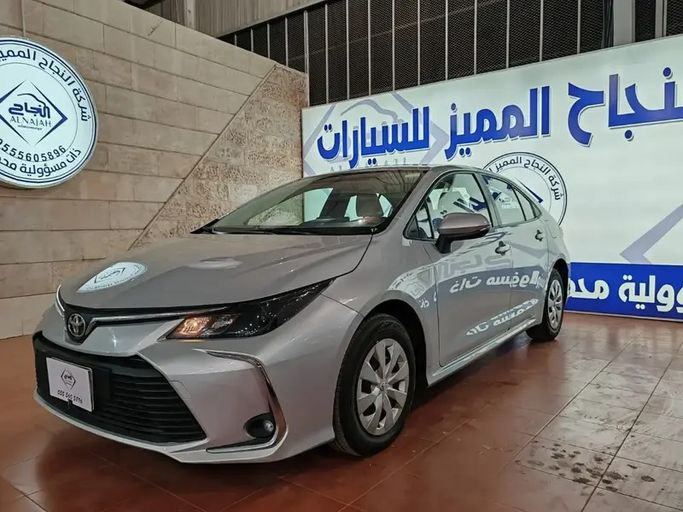 مستعملة Toyota Corolla XII (E210), 1.5 l, 2024 في في المملكة العربية السعودية, جدة من Al Najah Autos شركة النجاح المميز للسيارات، اللون فضي. أخرى | AUTO.AE