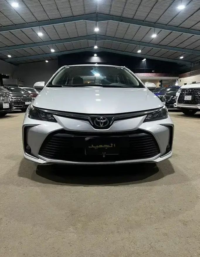 Подержанный Toyota Corolla XII (E210), 1.5 л, 2021 в Саудовская Аравия, Джидда от Al-Jaied Cars معرض الجعيد للسيارات Серебристый цвет.  | AUTO.AE | Объявление #282892