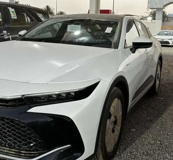 جديدة Toyota Crown السادس عشر (S230), 2.5 l, 2026 في في المملكة العربية السعودية, جدة من Aloudh Motors، اللون أبيض. مواصفات الخليج | AUTO.AE | إعلان #274055