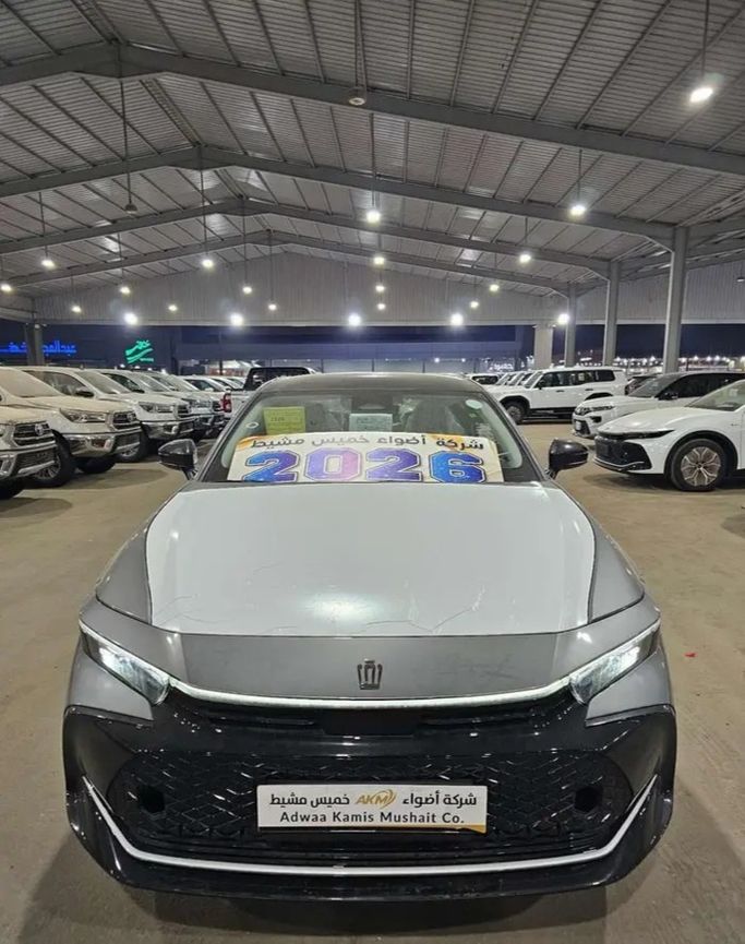 Новый Toyota Crown XVI (S230), 2.5 л, 2026 в Саудовская Аравия, Джидда от AKM شركة اضواء خميس مشيط Серебристый цвет. Other | AUTO.AE | Объявление #274182