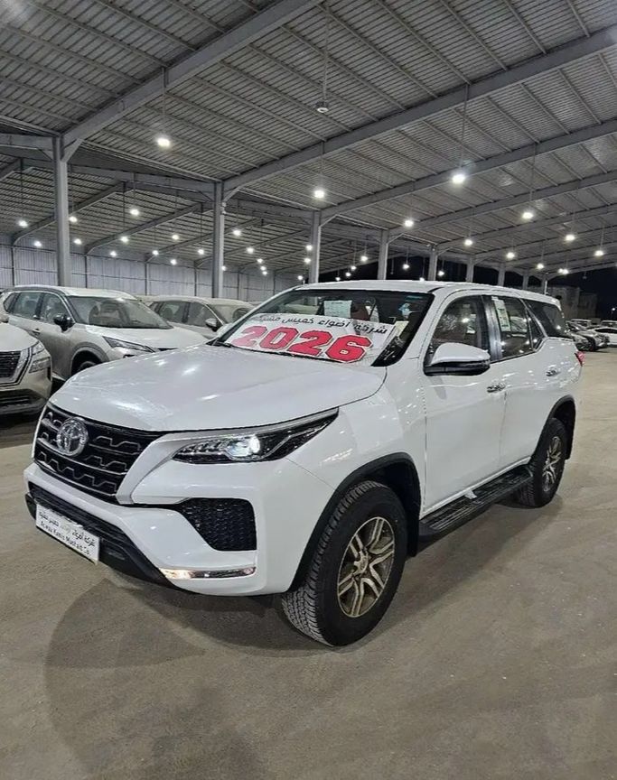 Новый Toyota Fortuner II Рестайлинг, 2.7 л, 2026 в Саудовская Аравия, Джидда от AKM شركة اضواء خميس مشيط Белый цвет. Other | AUTO.AE | Объявление #274190