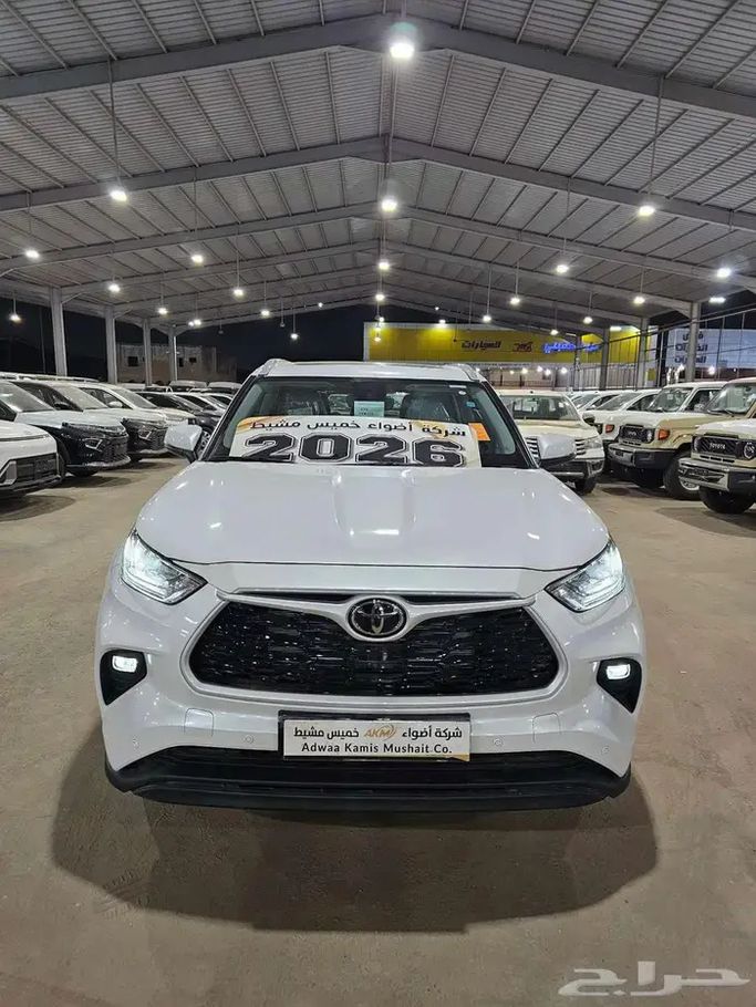 جديدة Toyota Highlander IV (U70), 2.4 l, 2026 في في المملكة العربية السعودية, جدة من AKM شركة اضواء خميس مشيط، اللون أبيض. أخرى | AUTO.AE | إعلان #274266
