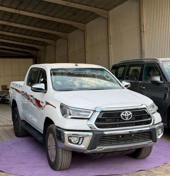 جديدة ⁦Toyota Hilux فيس ليفت الثامن، 2.8 l، 2026⁩ في في المملكة العربية السعودية, جدة من Al Ghazi Cars الغازي للسيارات، اللون أبيض. أخرى | AUTO.AE | إعلان #279803
