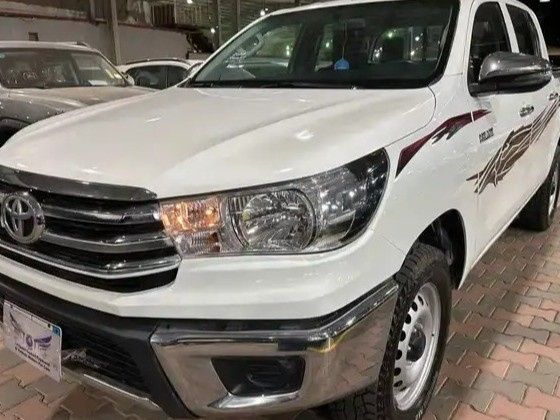 مستعملة ⁦Toyota Hilux ثامناً، 2.7 l، 2024⁩ في في المملكة العربية السعودية, جدة من معرض الأسطورة الحديث للسيارات، اللون أبيض. مواصفات الخليج | AUTO.AE | إعلان #284142