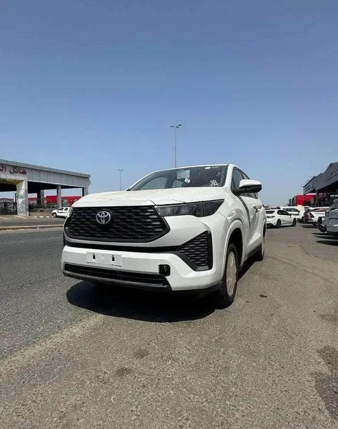 Новый ⁦Toyota Innova III, 2.0 л, 2026⁩ в Саудовская Аравия, Джидда от Al Obour شركة العبور المطور للسيارات  Белый цвет.  | AUTO.AE | Объявление #277730
