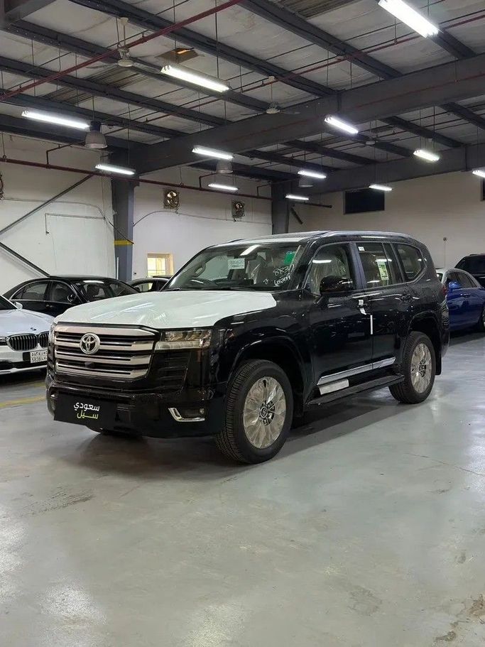 جديدة Toyota Land Cruiser Twin Turbo السلسلة 300, 3.5 l, 2024 في في المملكة العربية السعودية, جدة من Edition One، اللون أسود.  | AUTO.AE | إعلان #246835