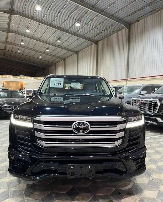جديدة Toyota Land Cruiser Twin Turbo السلسلة 300, 3.5 l, 2025 في في المملكة العربية السعودية, جدة من Khiyarak Al Mumayaz  معرض خيارك المميز للسيارات، اللون أسود. مواصفات الخليج | AUTO.AE | إعلان #253041