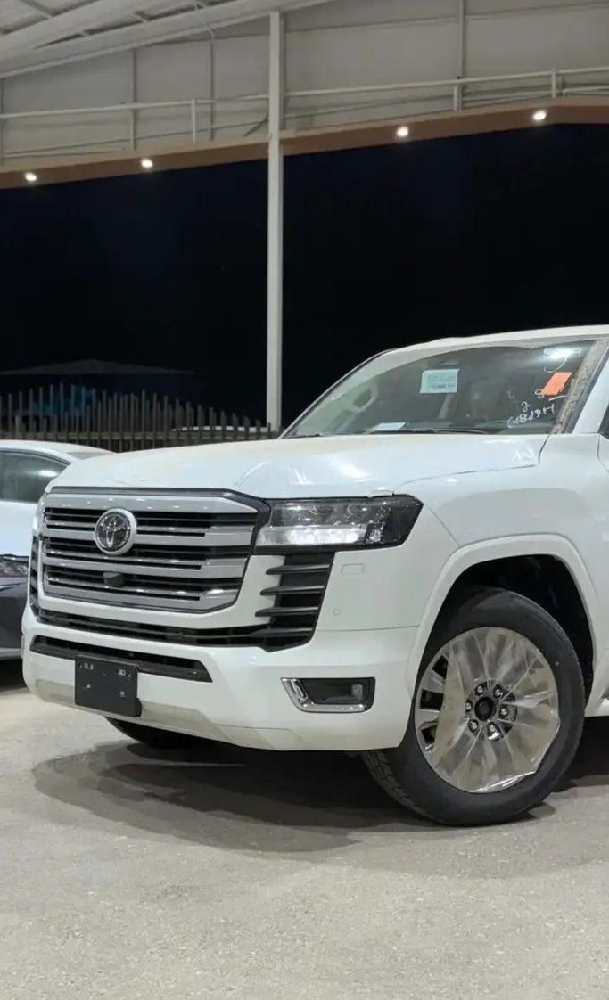 جديدة Toyota Land Cruiser Twin Turbo السلسلة 300, 3.5 l, 2026 في في المملكة العربية السعودية, جدة من Aloudh Motors، اللون أبيض. مواصفات الخليج | AUTO.AE | إعلان #274083