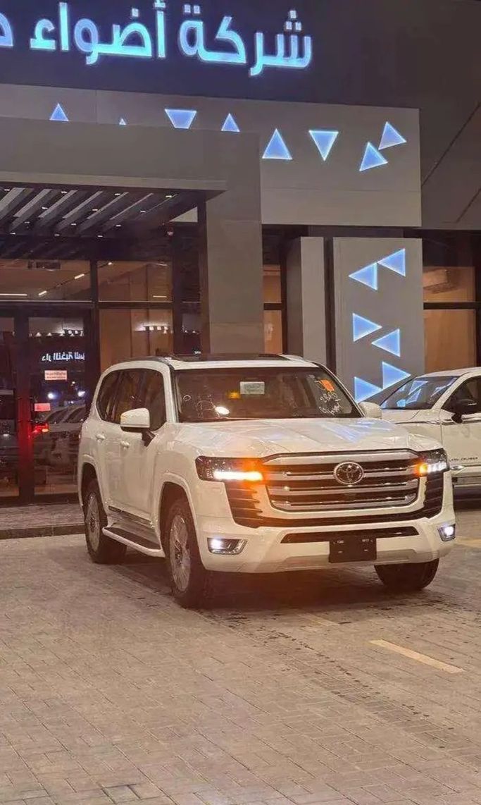 Новый Toyota Land Cruiser Twin Turbo 300 Series, 3.5 л, 2026 в Саудовская Аравия, Джидда от AKM شركة اضواء خميس مشيط Белый цвет. Other | AUTO.AE | Объявление #274124