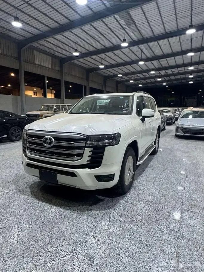 New ⁦Toyota Land Cruiser Twin Turbo 300 Series, 3.5 l, 2026⁩ in Saudi Arabia, Jeddah by Al Obour شركة العبور المطور للسيارات , White color.  | AUTO.AE | Listing #282088