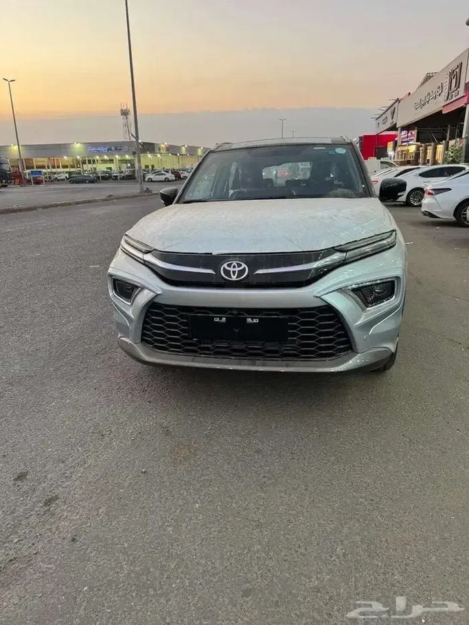 جديدة ⁦Toyota Urban Cruiser ثالثاً، 1.5 l، 2026⁩ في في المملكة العربية السعودية, جدة من Al Obour شركة العبور المطور للسيارات ، اللون فضي.  | AUTO.AE | إعلان #282324