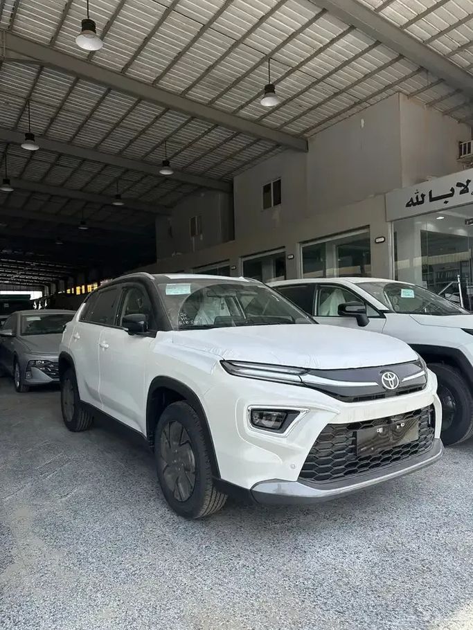 جديدة ⁦Toyota Urban Cruiser ثالثاً، 1.5 l، 2026⁩ في في المملكة العربية السعودية, جدة من Al Obour شركة العبور المطور للسيارات ، اللون أبيض.  | AUTO.AE | إعلان #285078