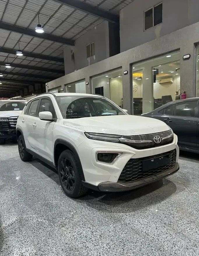 Новый ⁦Toyota Urban Cruiser III, 1.5 л, 2026⁩ в Саудовская Аравия, Джидда от Al Obour شركة العبور المطور للسيارات  Белый цвет.  | AUTO.AE | Объявление #286598