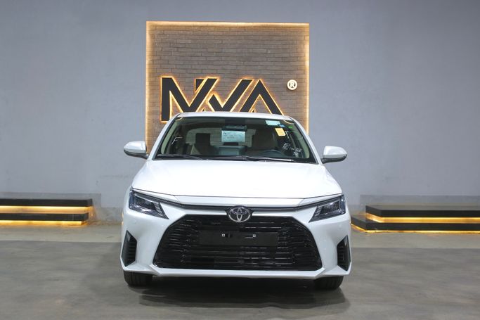 Новый Toyota Yaris XP150 Рестайлинг, 1.3 л, 2025 в Саудовская Аравия, Джидда от NMA شركة نما للسيارات Белый цвет. Other | AUTO.AE
