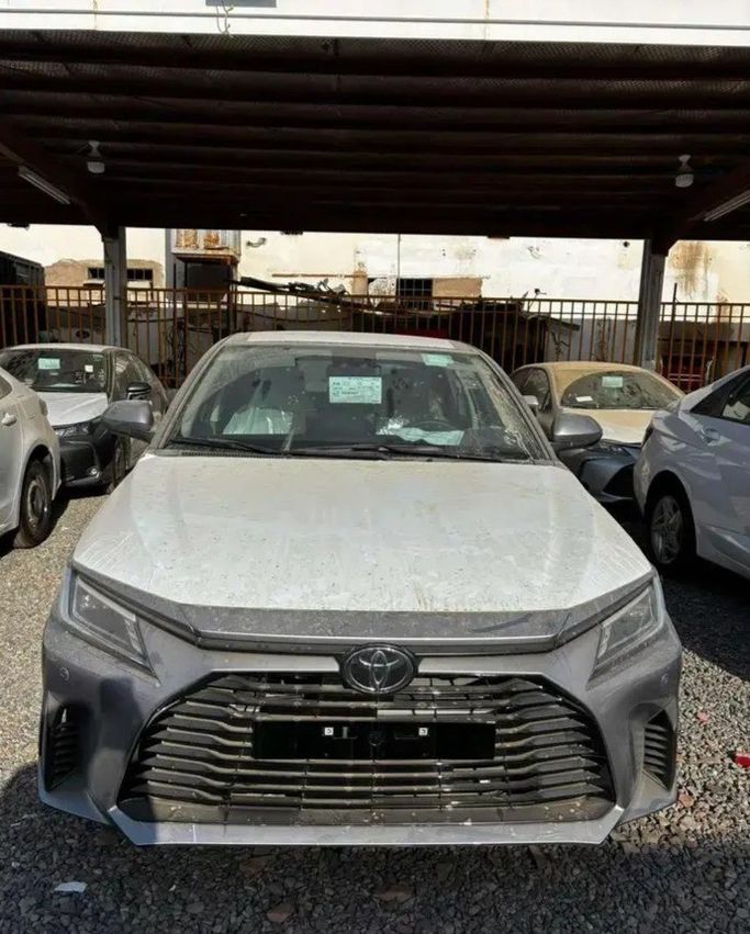 جديدة Toyota Yaris IV (AC100), 1.3 l, 2026 في في المملكة العربية السعودية, جدة من Aloudh Motors، اللون رمادي. مواصفات الخليج | AUTO.AE | إعلان #274061