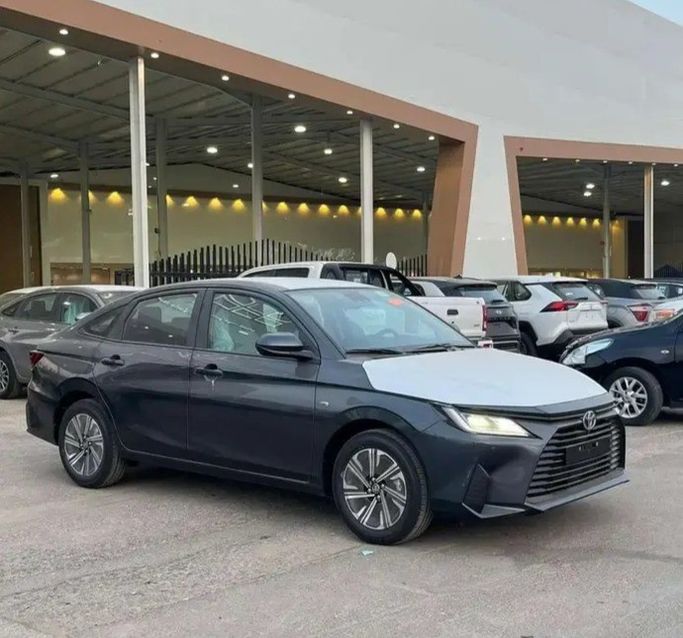 جديدة Toyota Yaris IV (AC100), 1.3 l, 2026 في في المملكة العربية السعودية, جدة من Aloudh Motors، اللون أسود. مواصفات الخليج | AUTO.AE | إعلان #274101