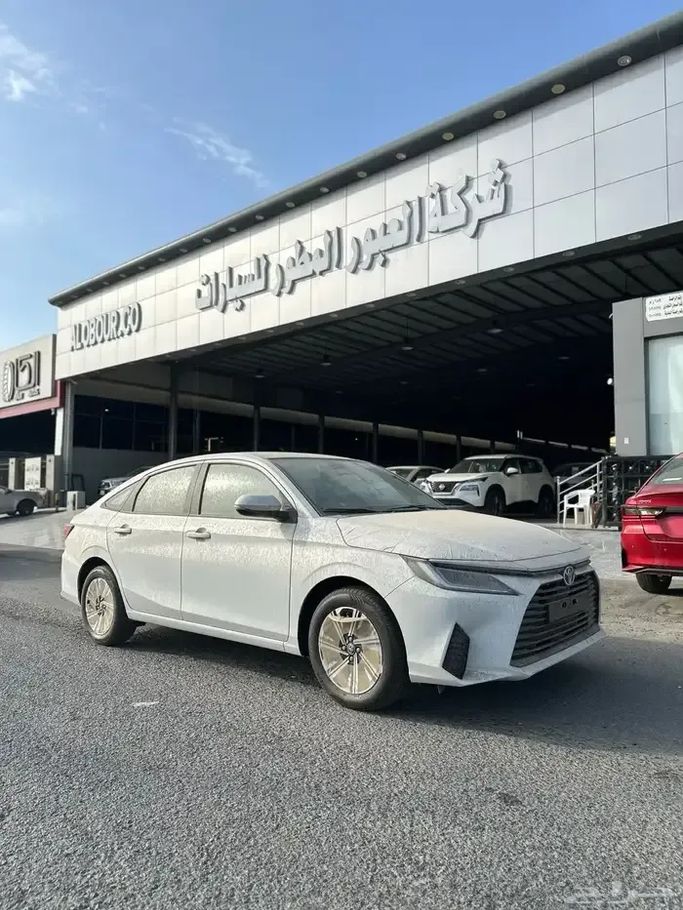 Новый Toyota Yaris IV (AC100), 1.3 л, 2026 в Саудовская Аравия, Джидда от Al Obour شركة العبور المطور للسيارات  Белый цвет.  | AUTO.AE | Объявление #278811