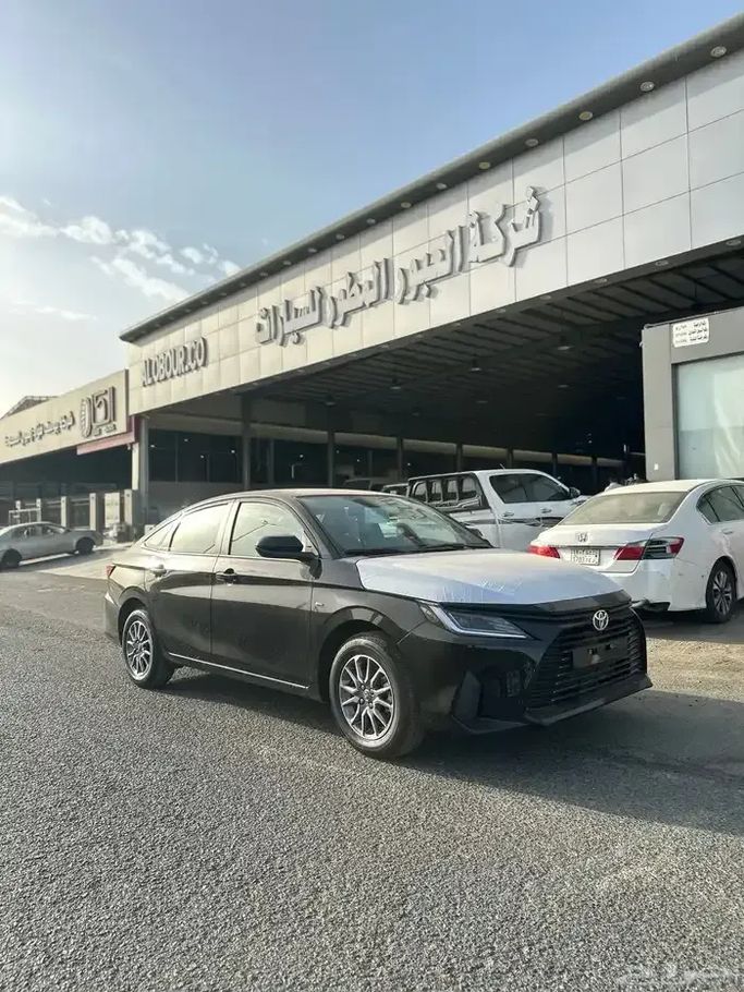 جديدة ⁦Toyota Yaris IV (AC100)، 1.3 l، 2026⁩ في في المملكة العربية السعودية, جدة من Al Obour شركة العبور المطور للسيارات ، اللون أسود.  | AUTO.AE | إعلان #282455