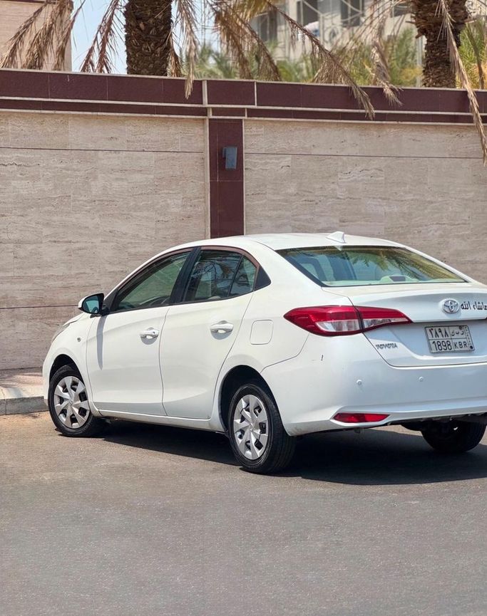 Подержанный Toyota Yaris XP150 Рестайлинг, 1.5 л, 2022 в Саудовская Аравия, Джидда от Ideal Experience Trading ايديال اكسبيرينس للتجارة Белый цвет.  | AUTO.AE | Объявление #296326 — фото 10 из 20