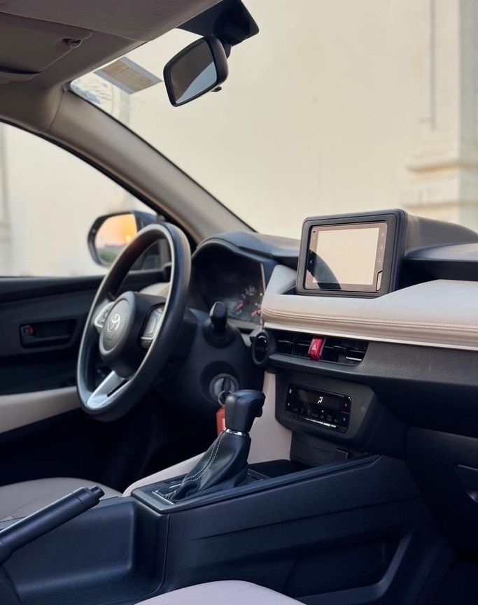 Подержанный Toyota Yaris IV (AC100), 1.3 л, 2023 в Саудовская Аравия, Джидда от Ideal Experience Trading ايديال اكسبيرينس للتجارة Серый цвет.  | AUTO.AE | Объявление #296328 — фото 12 из 21
