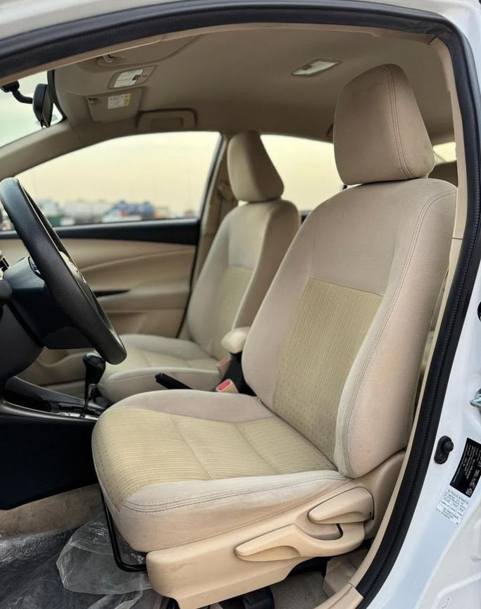 Used Toyota Yaris XP150 Facelift, 1.5 l, 2022 in Saudi Arabia, Jeddah by Rawafid Al Barakah Cars معرض روافد البركة للسيارات, White color.  | AUTO.AE | Listing #296374 — photo 15 of 20