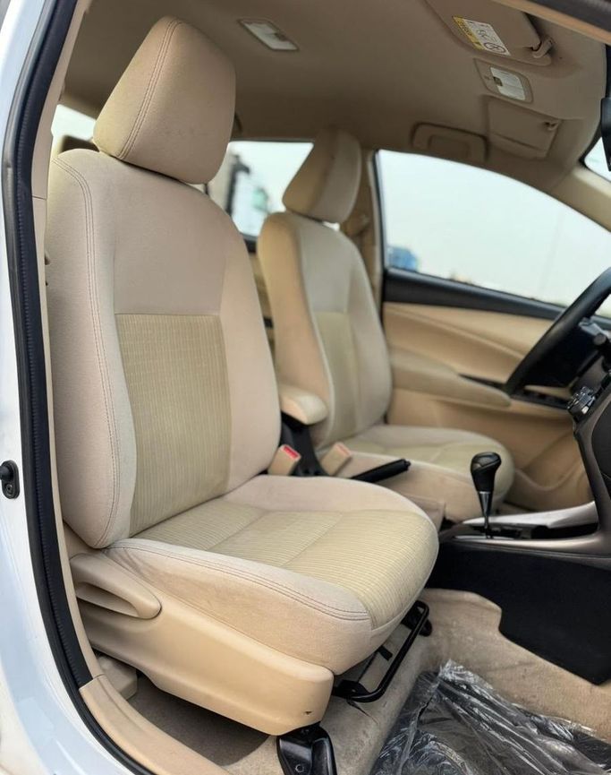 Used Toyota Yaris XP150 Facelift, 1.5 l, 2022 in Saudi Arabia, Jeddah by Rawafid Al Barakah Cars معرض روافد البركة للسيارات, White color.  | AUTO.AE | Listing #296374 — photo 16 of 20