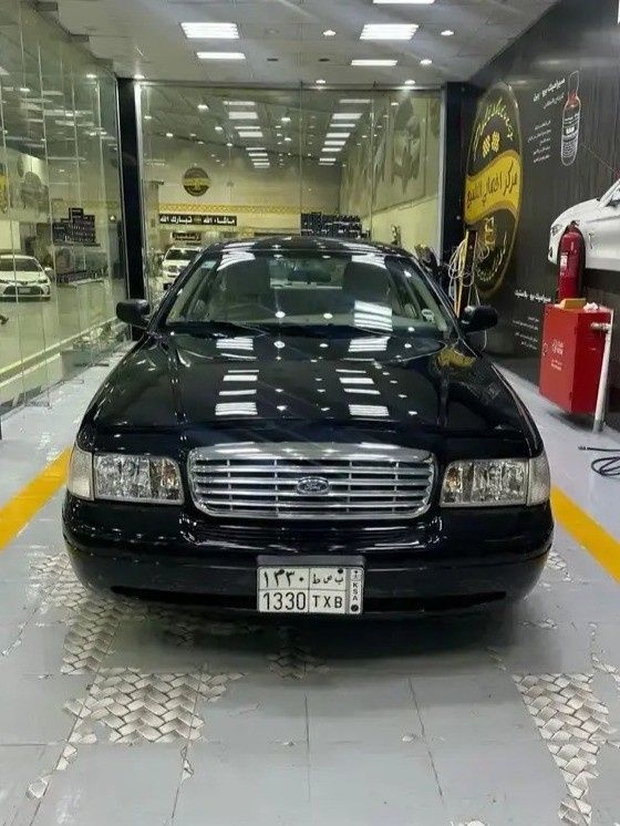 مستعملة ⁦Ford Crown Victoria ثانياً، 4.6 l، 2011⁩ في في المملكة العربية السعودية, خميس مشيط من معرض الوتيد للسيارات، اللون أسود.  | AUTO.AE | إعلان #287019
