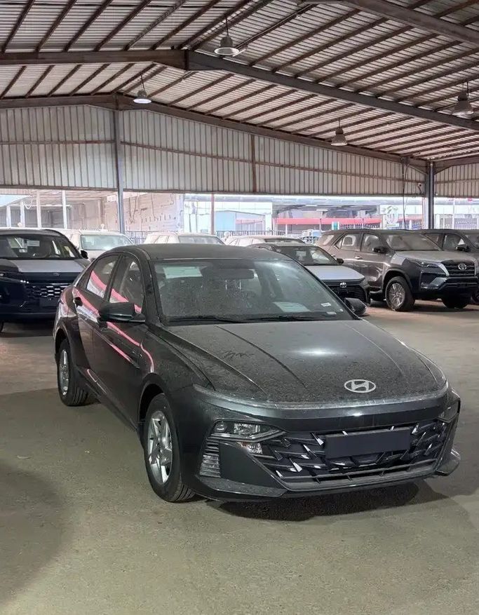 جديدة Hyundai Accent السادس (BN7), 1.5 l, 2026 في في المملكة العربية السعودية, خميس مشيط من معرض سعيد ظافر القحطاني، اللون أسود.  | AUTO.AE | إعلان #283851