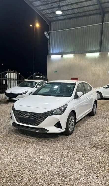 جديدة ⁦Hyundai Accent فيس ليفت V، 1.4 l، 2023⁩ في في المملكة العربية السعودية, خميس مشيط من معرض سروات للسيارات، اللون أبيض.  | AUTO.AE | إعلان #286487