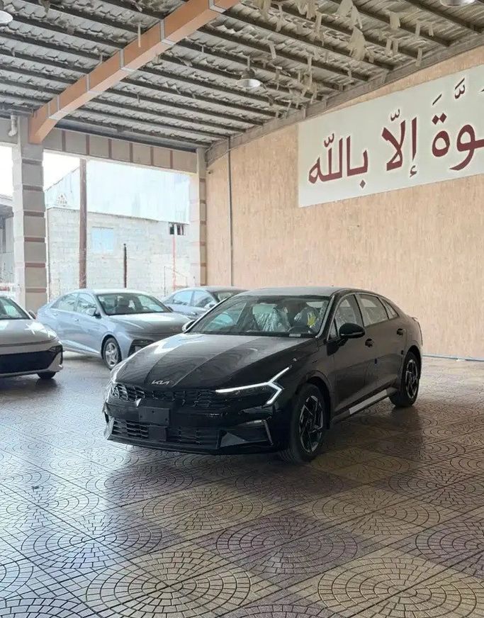 جديدة ⁦Kia K5 ثالثاً فيس ليفت، 2.5 l، 2026⁩ في في المملكة العربية السعودية, خميس مشيط من معرض شركة  هبوب نجد الجديد المحدودة للسيارات، اللون أسود.  | AUTO.AE | إعلان #284076