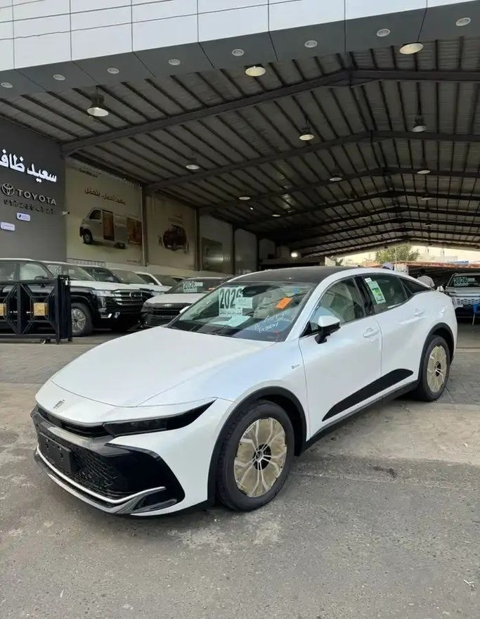جديدة ⁦Toyota Crown السادس عشر (S230)، 2.5 l، 2026⁩ في في المملكة العربية السعودية, خميس مشيط من معرض سعيد ظافر القحطاني، اللون أبيض. أخرى | AUTO.AE | إعلان #283839