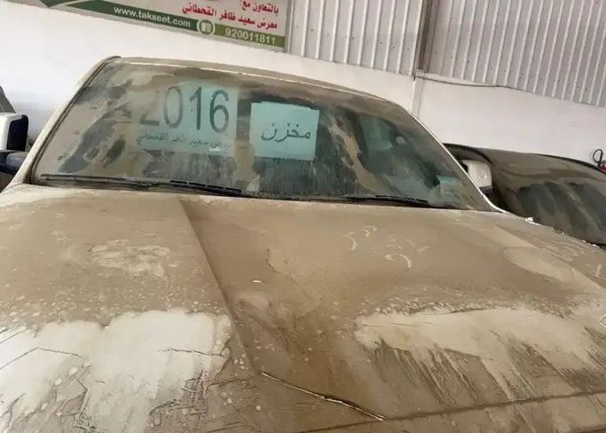 Used Toyota Sequoia II, 5.7 l, 2016 in Saudi Arabia, Khamis Mushait by معرض سعيد ظافر القحطاني, White color.  | AUTO.AE | Listing #283837