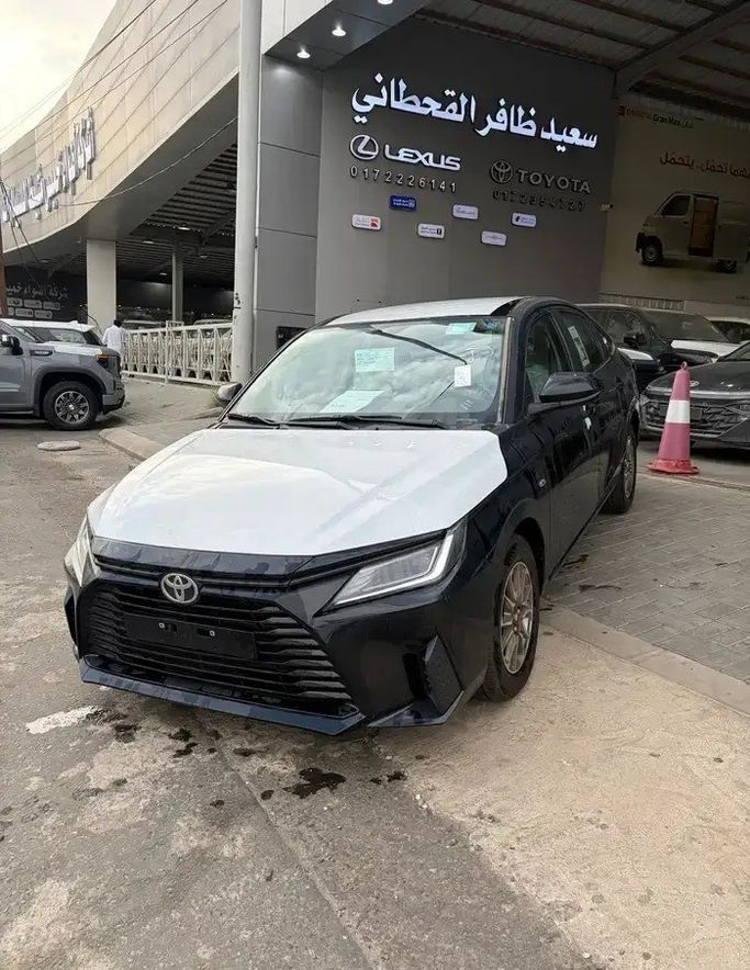 جديدة ⁦Toyota Yaris IV (AC100)، 1.3 l، 2026⁩ في في المملكة العربية السعودية, خميس مشيط من معرض سعيد ظافر القحطاني، اللون أسود.  | AUTO.AE | إعلان #283809