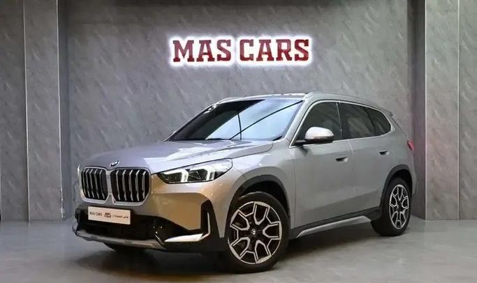 Подержанный BMW X1 20i xDrive III (U11/U12), 2.0 л, 2025 в Саудовская Аравия, Хобар от ماس للسيارات MAS CARS Серебристый цвет.  | AUTO.AE | Объявление #271875