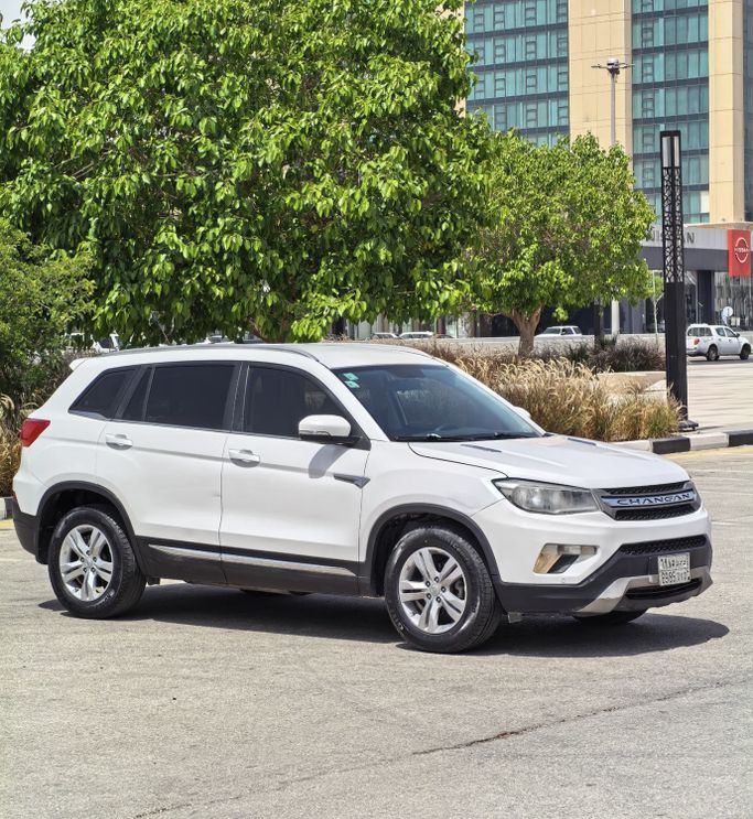 مستعملة Changan CS75 I, 1.8 l, 2018 في في المملكة العربية السعودية, الخبر من معرض تداول للسيارات Showroom Tadawul Cars، اللون أبيض. أخرى | AUTO.AE | إعلان #257948