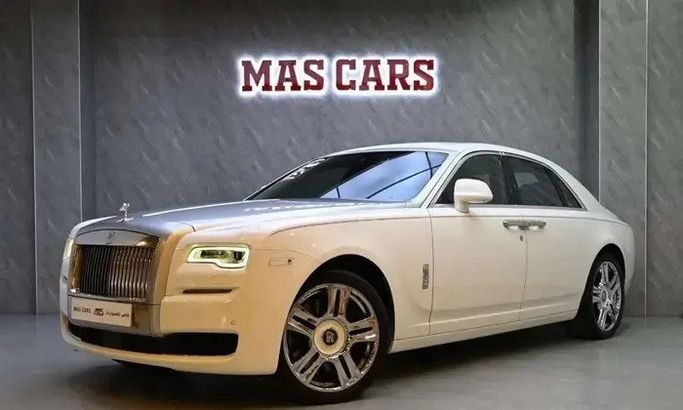 Подержанный Rolls-Royce Ghost I Рестайлинг (Series II), 6.6 л, 2017 в Саудовская Аравия, Хобар от ماس للسيارات MAS CARS Белый цвет.  | AUTO.AE | Объявление #271742