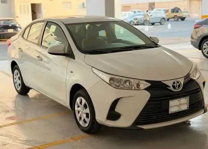 Подержанный Toyota Yaris IV (XP210), 1.5 л, 2021 в Саудовская Аравия, Хобар от معرض المركبة الذهبية للسيارات Белый цвет. Other | AUTO.AE | Объявление #275149