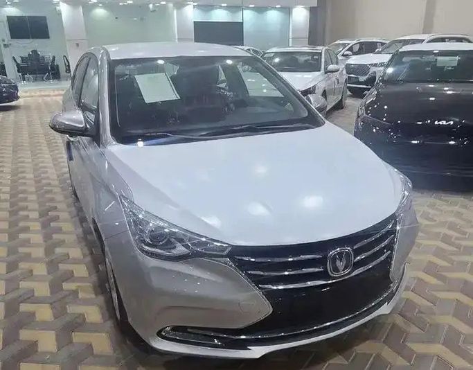 جديدة Changan Alsvin, 1.5 l, 2026 في في المملكة العربية السعودية, مكة المكرمة من Rowad Al Eatemad رواد الإعتماد للسيارات، اللون فضي.  | AUTO.AE | إعلان #271072