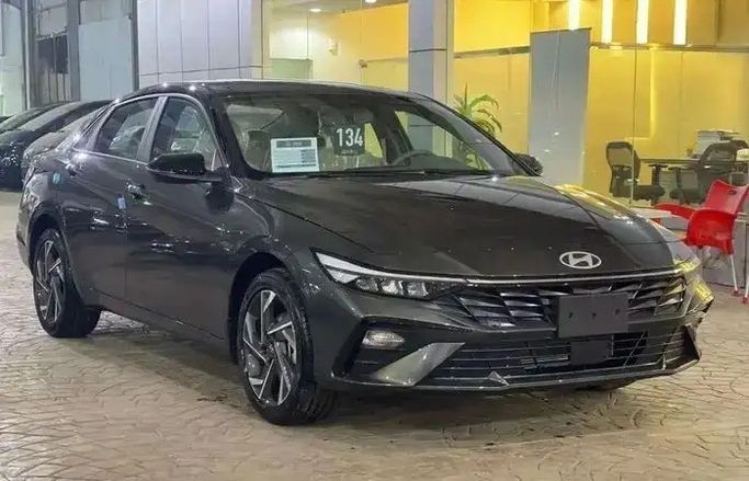جديدة Hyundai Elantra عملية فيس ليفت VII (CN7), 2.0 l, 2026 في في المملكة العربية السعودية, مكة المكرمة من Rowad Al Eatemad رواد الإعتماد للسيارات، اللون أسود.  | AUTO.AE | إعلان #271016