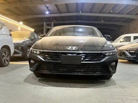 جديدة Hyundai Elantra عملية فيس ليفت VII (CN7), 2.0 l, 2025 في في المملكة العربية السعودية, مكة المكرمة من Rowad Al Eatemad رواد الإعتماد للسيارات، اللون أسود.  | AUTO.AE | إعلان #271030