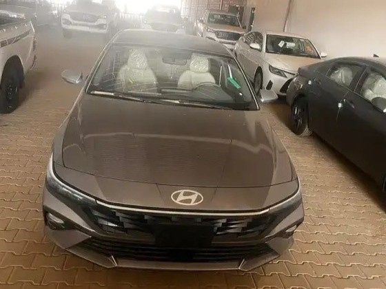 جديدة Hyundai Elantra عملية فيس ليفت VII (CN7), 2.0 l, 2026 في في المملكة العربية السعودية, مكة المكرمة من Rowad Al Eatemad رواد الإعتماد للسيارات، اللون رمادي.  | AUTO.AE | إعلان #271063